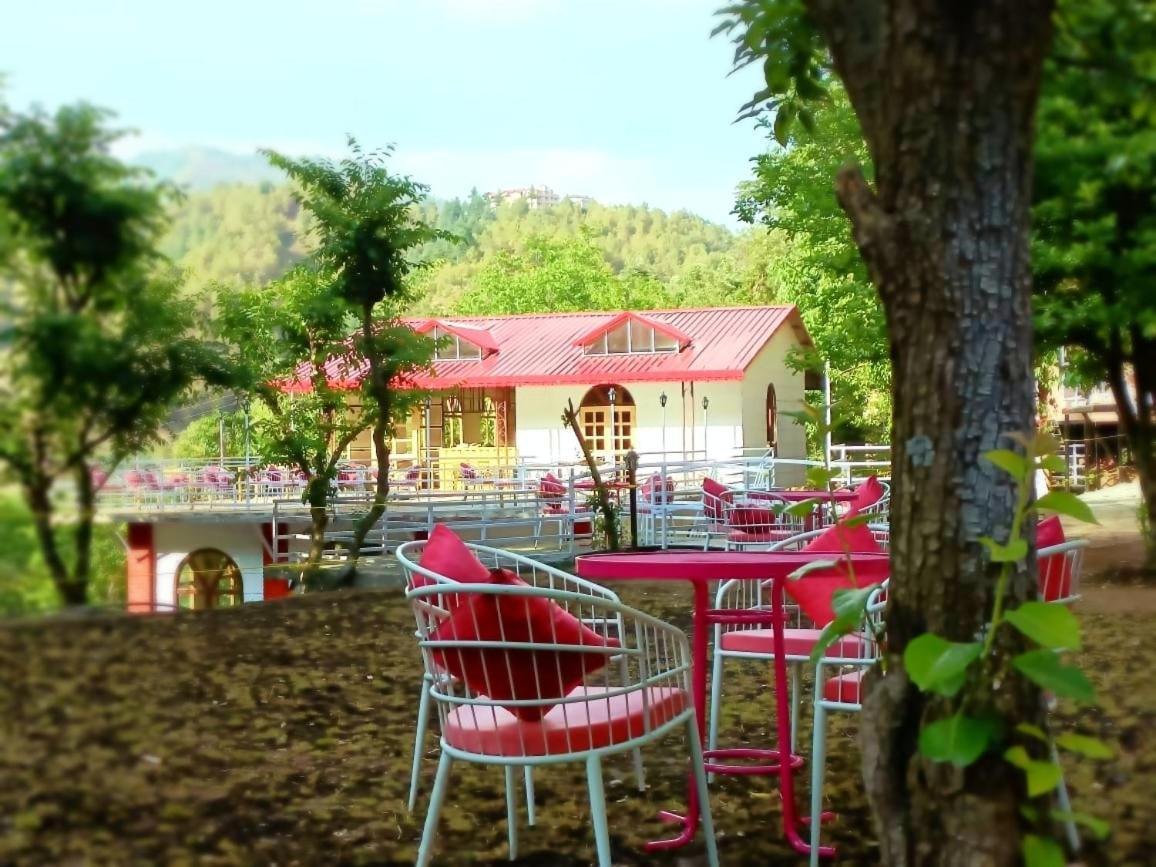 Aamod At Shoghi Luxury Cottage Resort Shimla Esterno foto