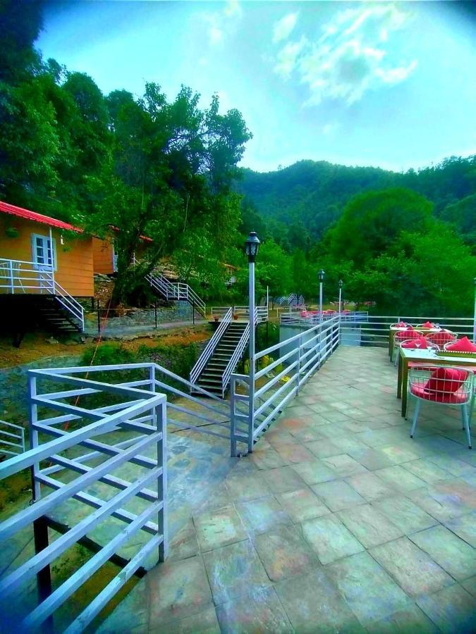 Aamod At Shoghi Luxury Cottage Resort Shimla Esterno foto
