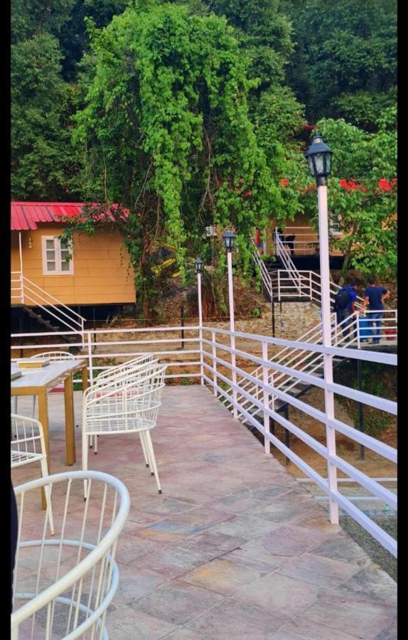Aamod At Shoghi Luxury Cottage Resort Shimla Esterno foto