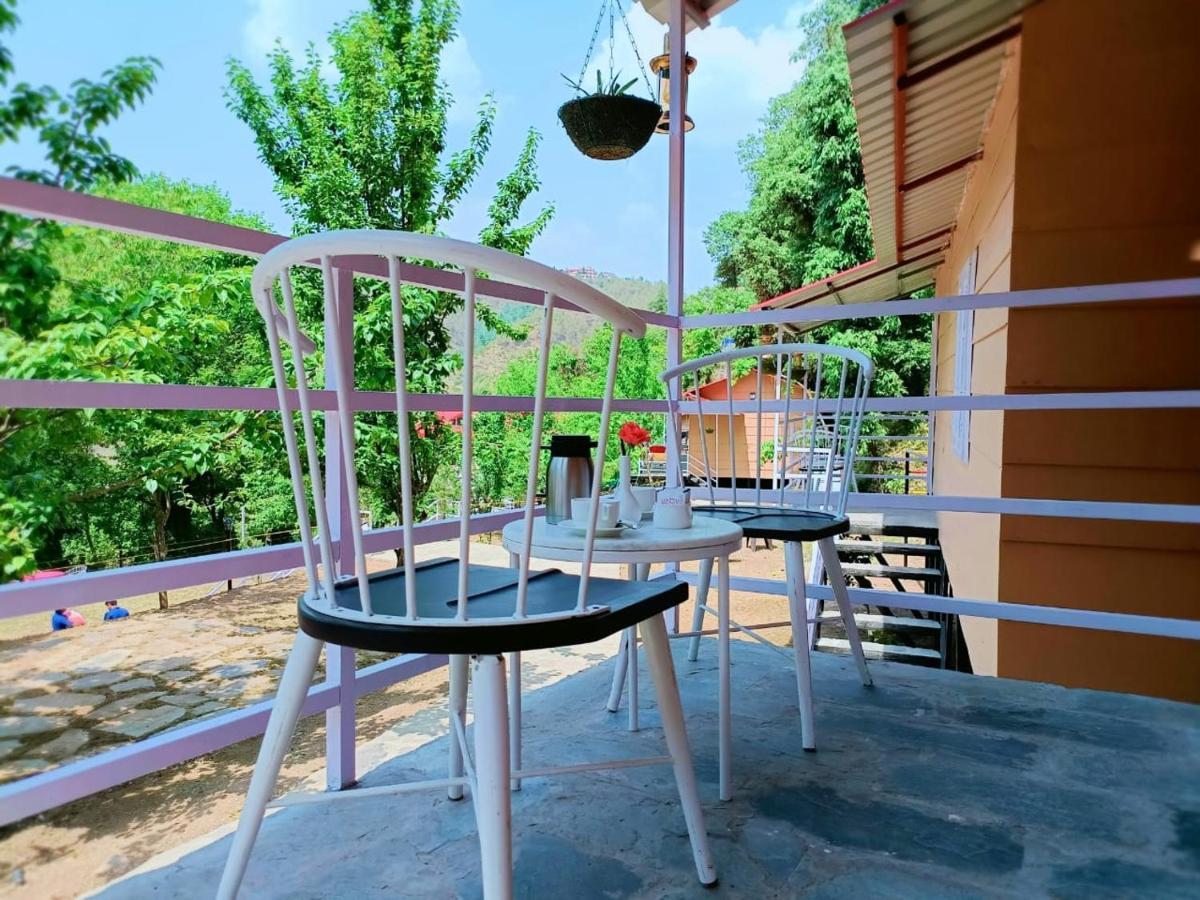 Aamod At Shoghi Luxury Cottage Resort Shimla Esterno foto
